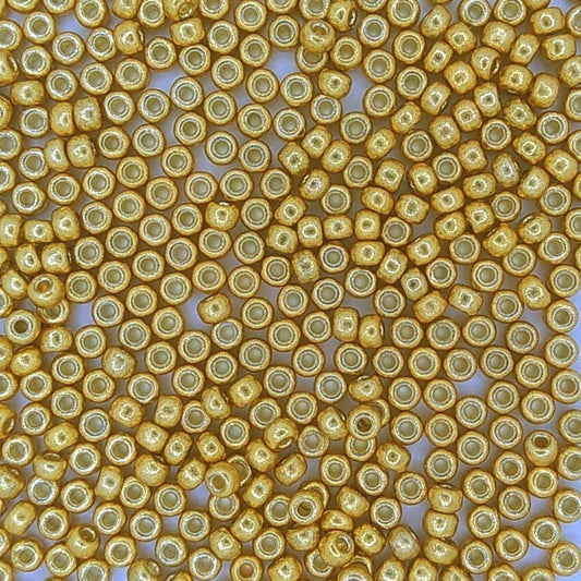 4202 - 10g Size 8/0 Miyuki seed beads in Duracoat Galvanised Gold