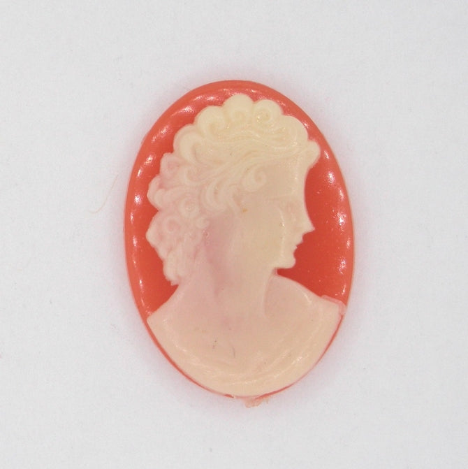 Cam25 - 25x18mm Cameo in Coral Red (Vintage)