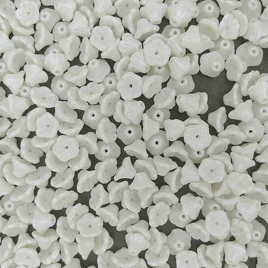 25 x flower cups in Pearl White Shine (7x5mm)
