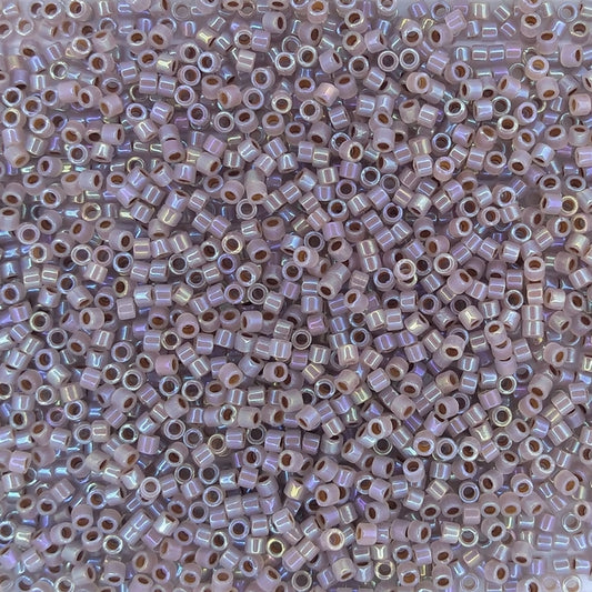 DB1749 - 1g Size 11/0 delicas in Cocoa lined Opal AB