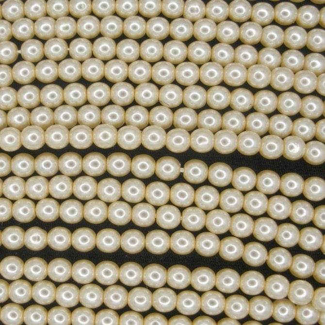 50 x 4mm round pearls in Cream - 70440