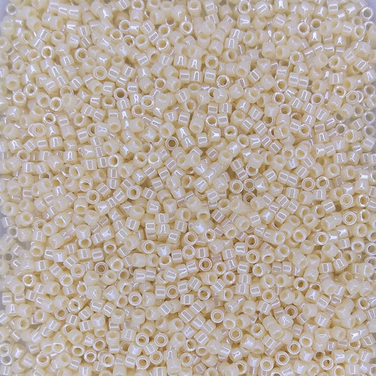 DB1560 - 5g Size 11/0 delicas in Opaque Dark Cream Lustre
