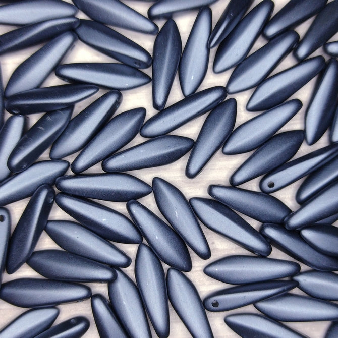 15 x daggers in Pastel Charcoal (5x16mm)