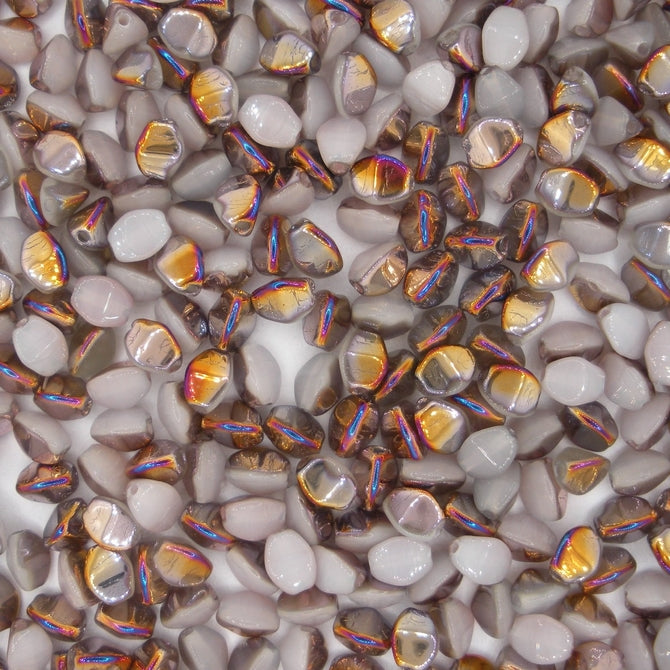 50 x pinch beads in Alabaster/Sliperit (3x5mm)