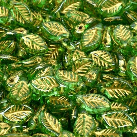 15 x Bay leaves in Peridot with Gold (12x6mm)