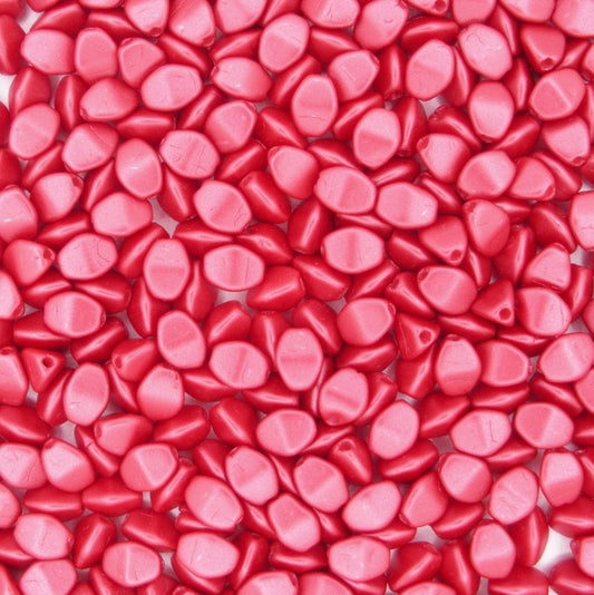 50 x pinch beads in Pastel Dark Coral