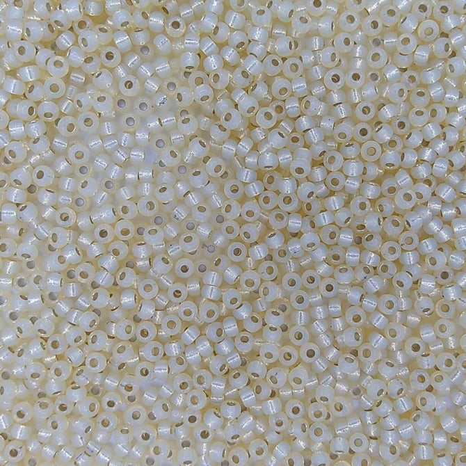 0577 - 10g Size 8/0 Miyuki seed beads in Dyed Silver lined Cream