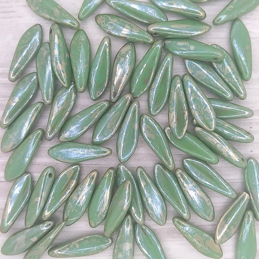 10 x daggers in Jade Green Picasso (5x16mm)