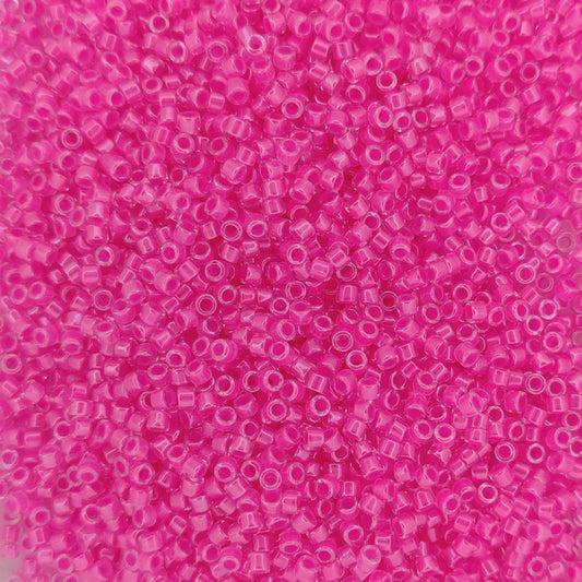 DB2035 - 1g Size 11/0 delicas in Luminous Wild Strawberry