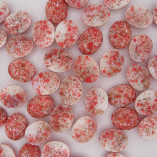 Cab113 - 10x8mm oval cabochon in Red and White (Vintage)