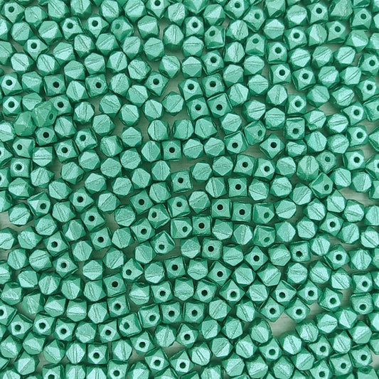 50 x 4mm english cut beads in Emerald Velvet