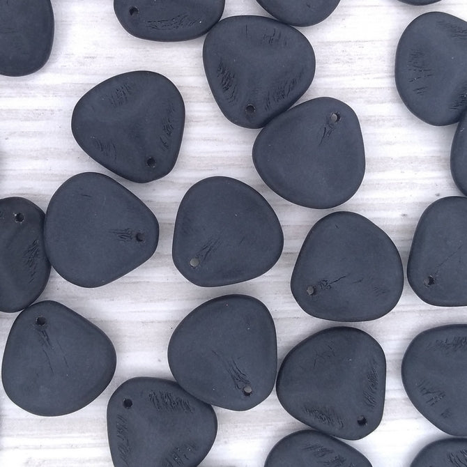 10 x large rose petals in Matt Black (14x13mm)