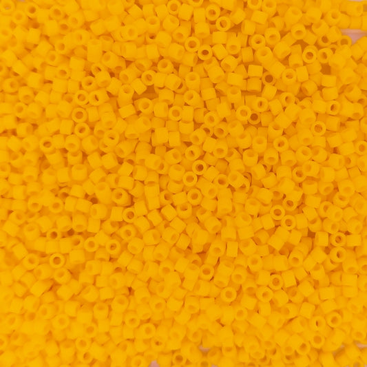DB1582 - 1g Size 11/0 delicas in Matt Opaque Canary