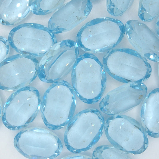 Cab69 - 11x16mm oval cabochon in Aqua (Vintage)
