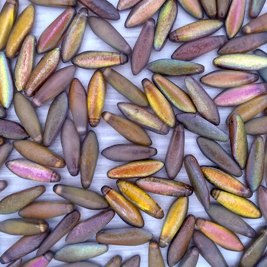 10 x daggers in etched Magic Copper (5x16mm)