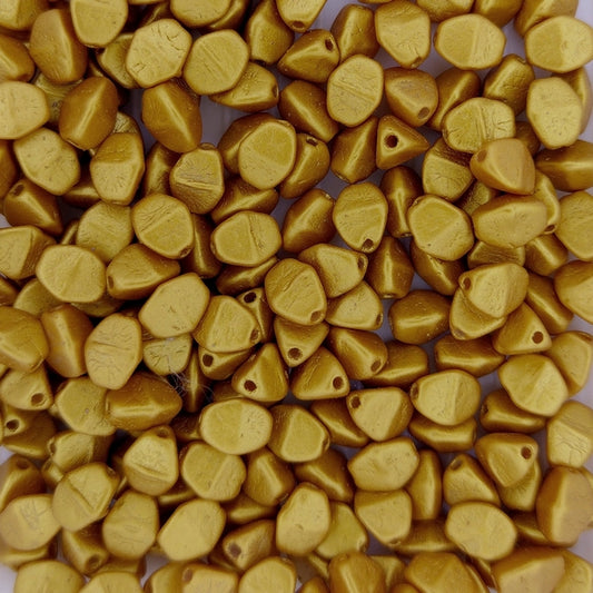 50 x pinch beads in Gold Shine Yellow Sun (3x5mm)
