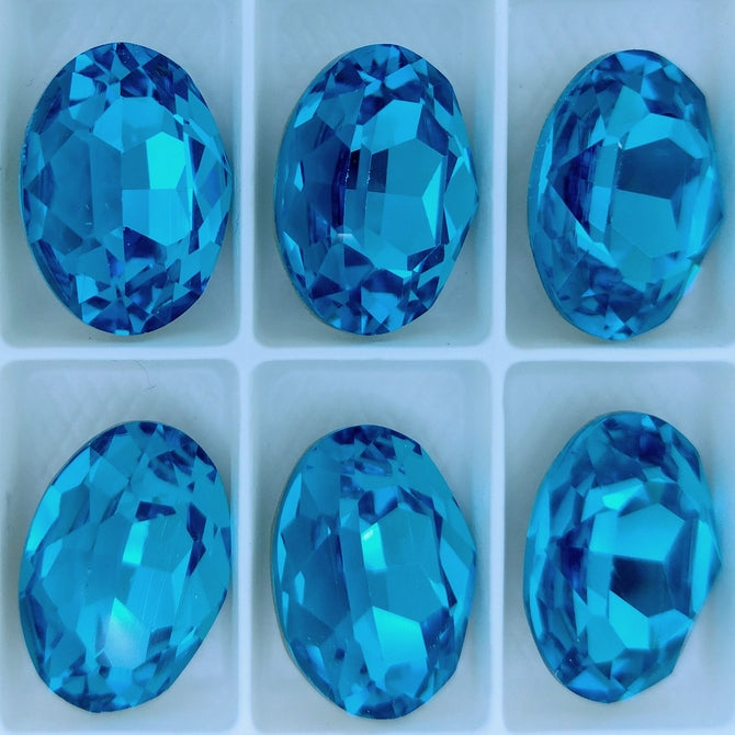 18x13mm Oval in Dark Aquamarine (Aurora)