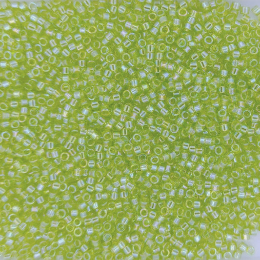 DB0174 - 1g Size 11/0 delicas in Transparent Chartreuse AB