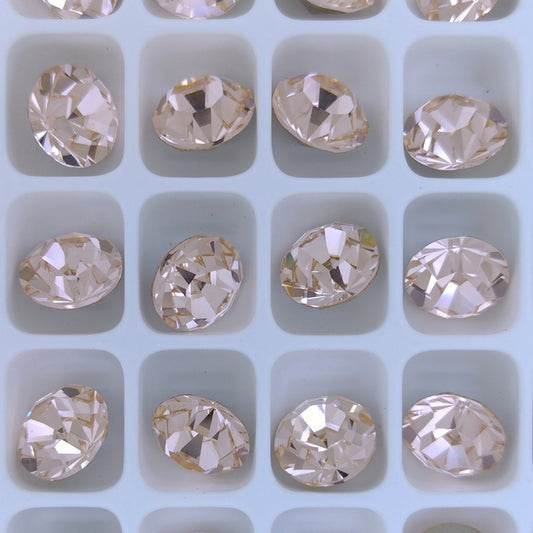 SS39 or 8.3mm Chaton Maxima in Gold Quartz (Preciosa)