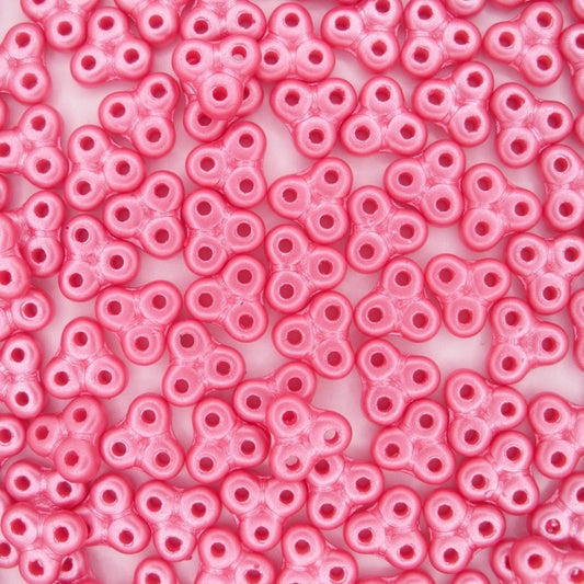 25 x 8mm Trinity beads in Pastel Light Coral