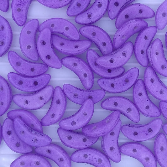 50 x CzechMate crescents in opaque Bodacious