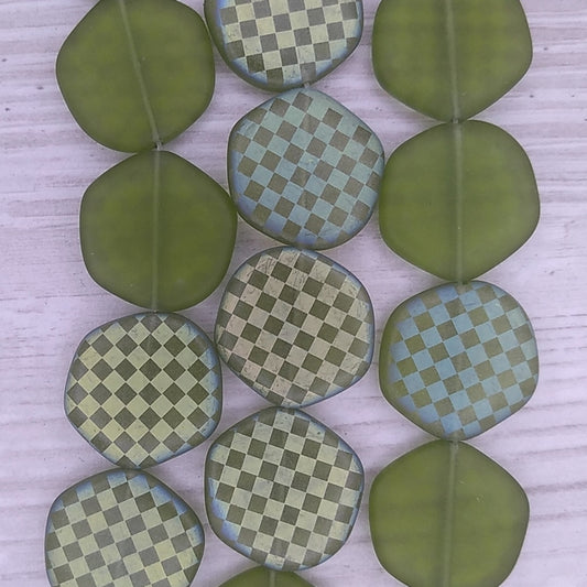 8 x 18mm irregular discs in Matt Green with laser etched chessboard