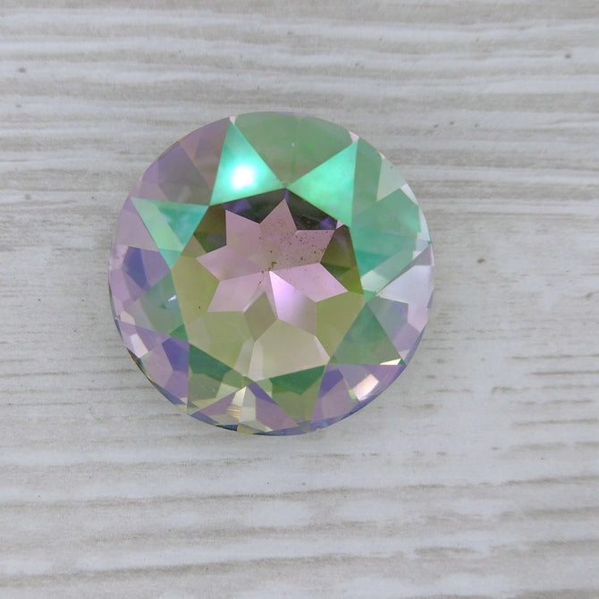 27mm Chaton in Crystal Luminous Green (Aurora)