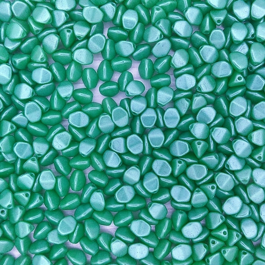 50 x pinch beads in Pearl Shine Light Green (3x5mm)