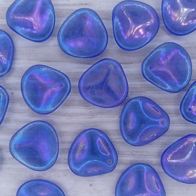 10 x large rose petals in Sapphire Iris (14x13mm)