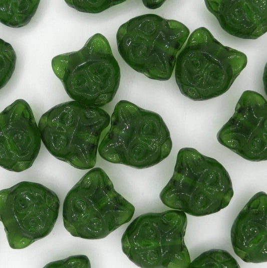 2 x 13mm Cat head beads in Emerald Green