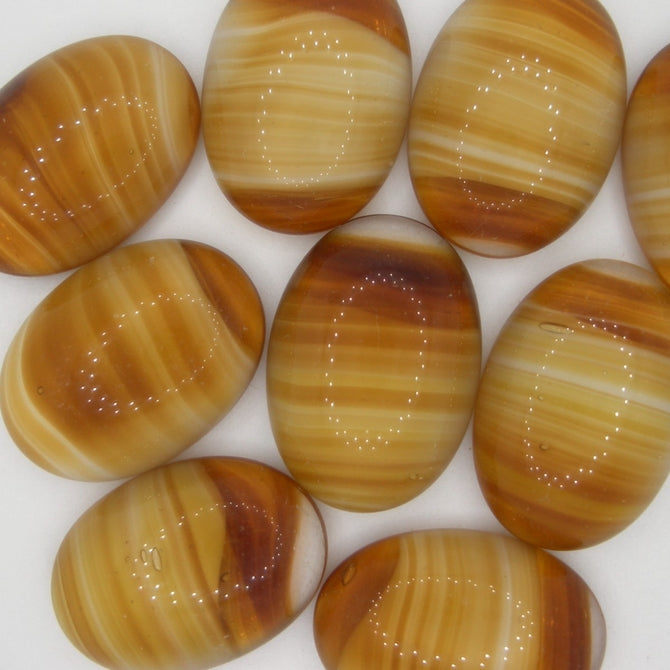 Cab19 - 25x18mm cabochon in Brown stripes (Vintage)