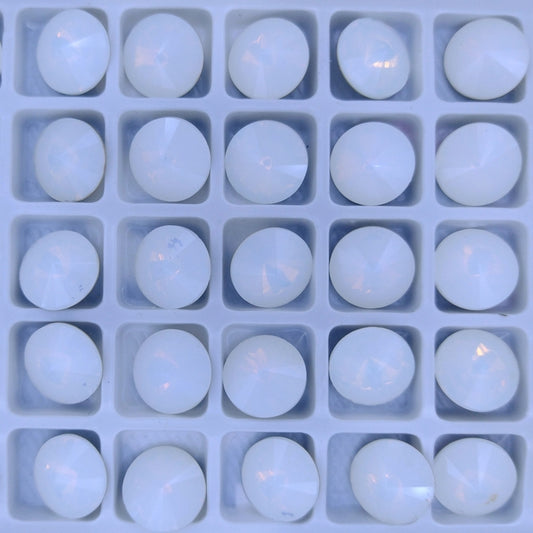 10.7mm rivoli in White Opal (Aurora)