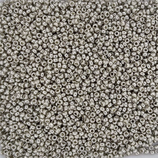 4221 - 25g Size 15/0 Miyuki seed beads in Duracoat Galvanised Light Pewter