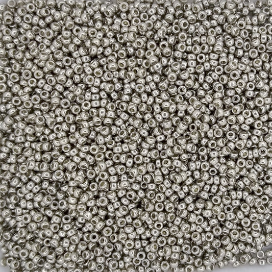 4221 - 25g Size 15/0 Miyuki seed beads in Duracoat Galvanised Light Pewter