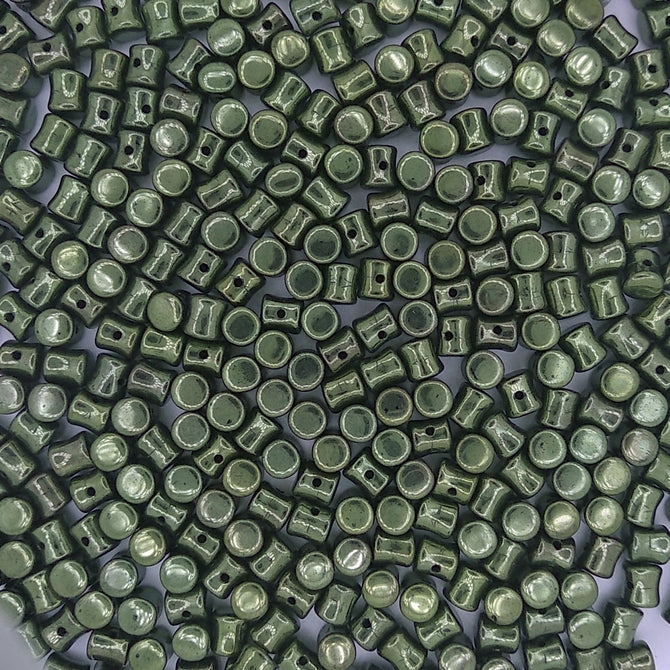 50 x diabolo beads in Green Lustre