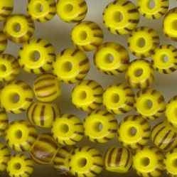 5g x 2.5mm seed beads in Yellow and Black (1950s)