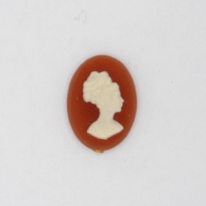 Cam32 - 15x11mm Cameo in Red (Vintage)