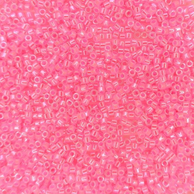 DB0246 - 1g Size 11/0 delicas in Dark Cotton Candy Pink Ceylon