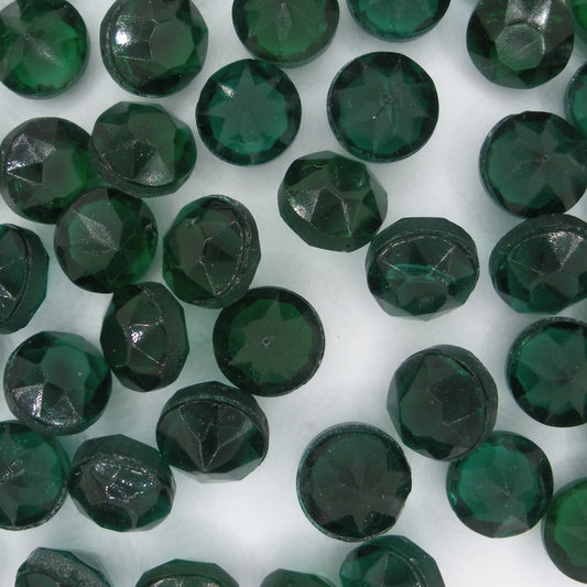 Cab112 - 10mm round cabochon in Emerald (Vintage)
