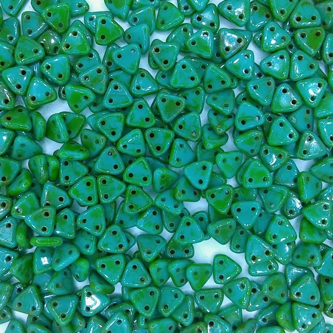 50 x CzechMate triangles in Opaque Turquoise Picasso