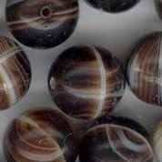 4 x 12mm round beads in Brown and Cream Marble (1960s)