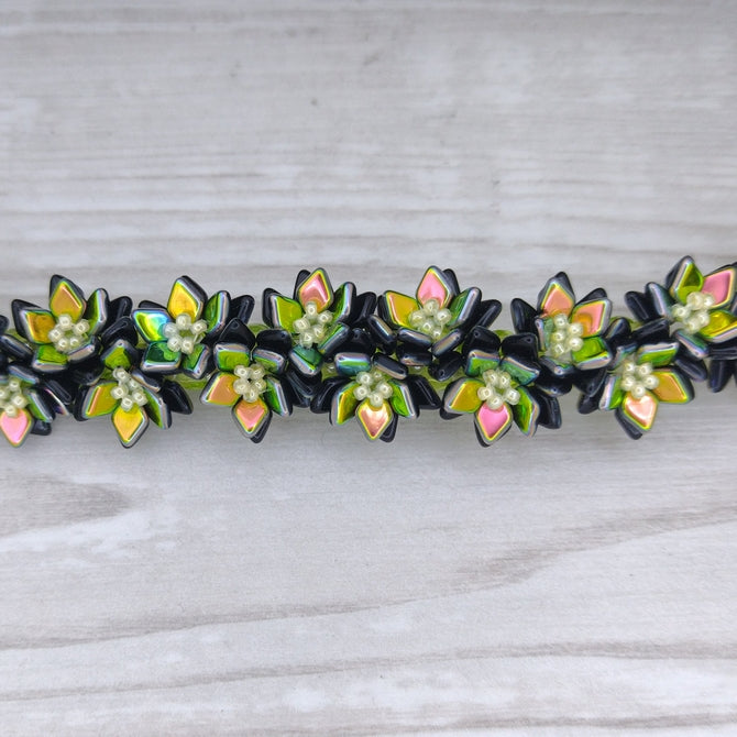 Bead Kit - Delicate Blossom bracelet in Black Vitrail