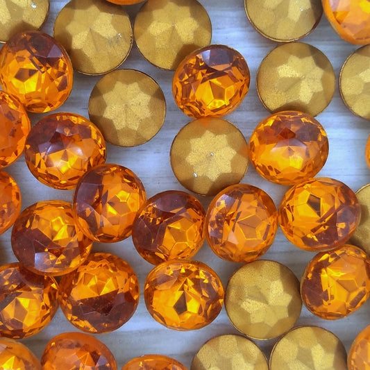 Cab143 - 12mm round cabochon in Orange (Vintage)