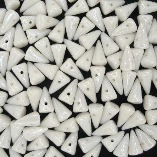 10 x small spikes in Chalk White Shimmer (5x8mm)
