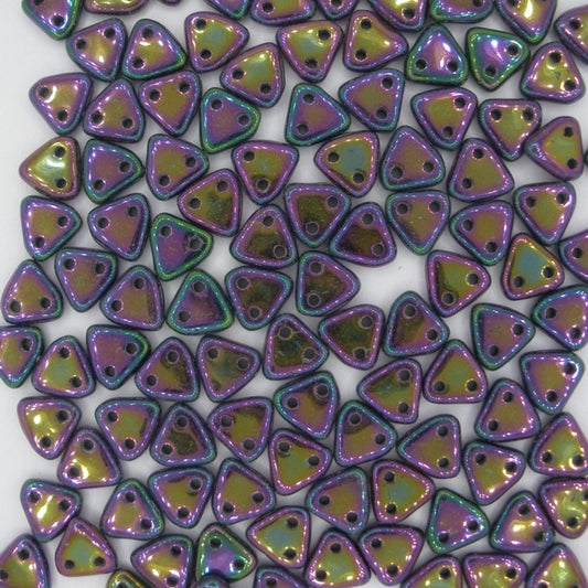 50 x CzechMate triangles in Purple Iris