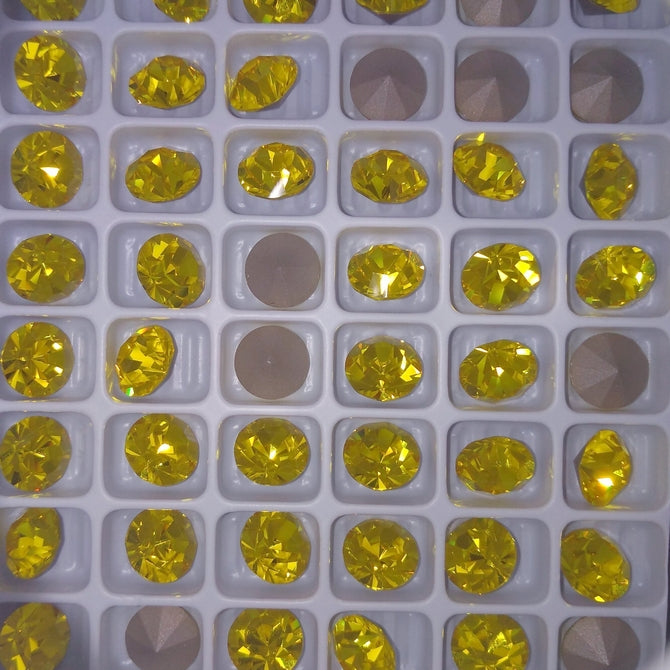 SS39 or 8.3mm Chaton Maxima in Citrine (Preciosa)