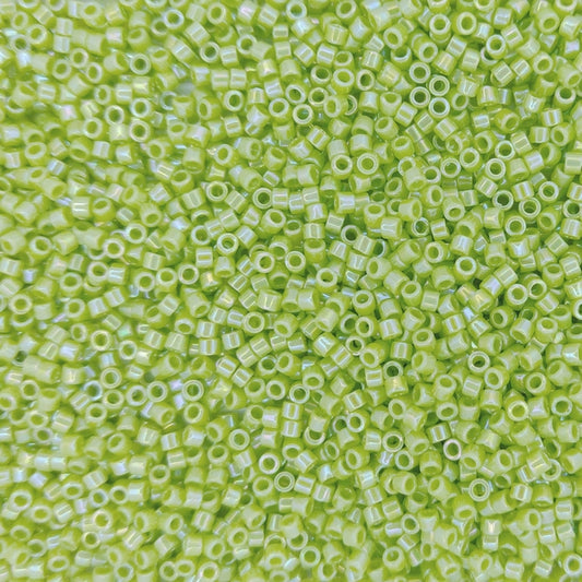 DB0169 - 1g Size 11/0 delicas in Opaque Chartreuse AB