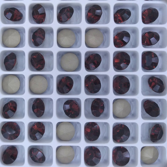 SS39 or 8.3mm Chaton Maxima in Burgundy (Preciosa)