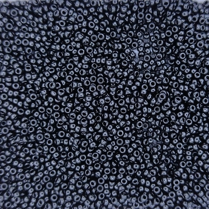 0401 - 25g Size 15/0 Miyuki seed beads in Black