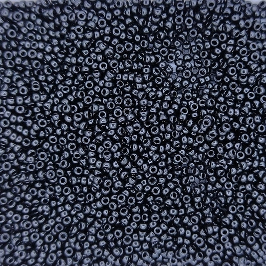 0401 - 25g Size 15/0 Miyuki seed beads in Black